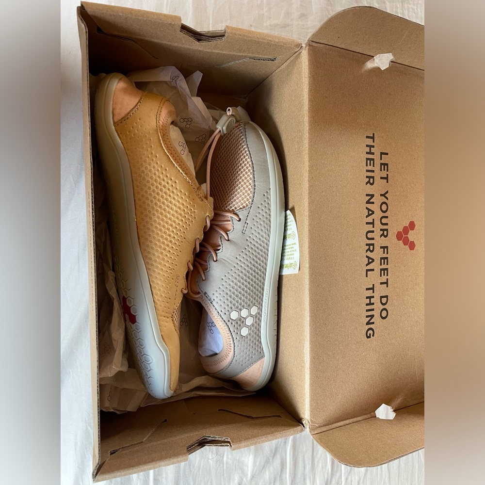 Vivobarefoot youth or woman’s Sneakers